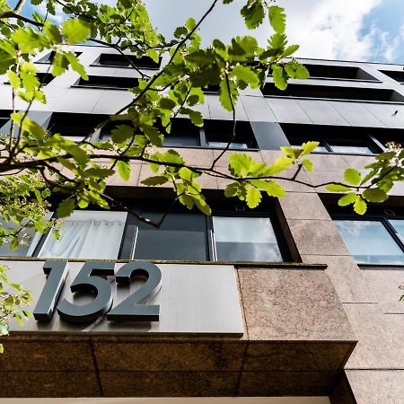 Modern Two-Bedroom Apartment - Central Location, Free Wi-Fi, Ideal For Long Stays By Av Hughes Properties Милтон-Кейнс Экстерьер фото