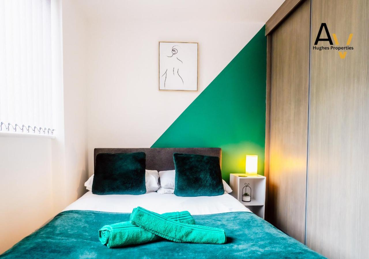 Modern Two-Bedroom Apartment - Central Location, Free Wi-Fi, Ideal For Long Stays By Av Hughes Properties Милтон-Кейнс Экстерьер фото