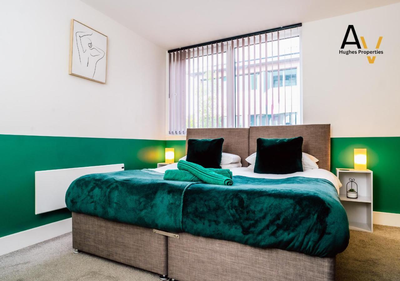 Modern Two-Bedroom Apartment - Central Location, Free Wi-Fi, Ideal For Long Stays By Av Hughes Properties Милтон-Кейнс Экстерьер фото