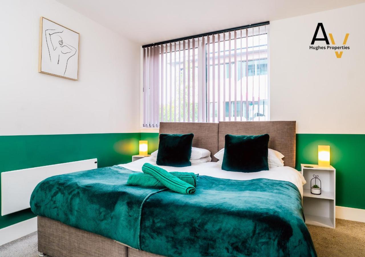 Modern Two-Bedroom Apartment - Central Location, Free Wi-Fi, Ideal For Long Stays By Av Hughes Properties Милтон-Кейнс Экстерьер фото
