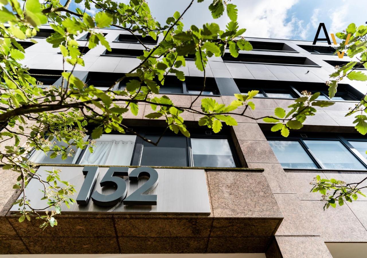 Modern Two-Bedroom Apartment - Central Location, Free Wi-Fi, Ideal For Long Stays By Av Hughes Properties Милтон-Кейнс Экстерьер фото