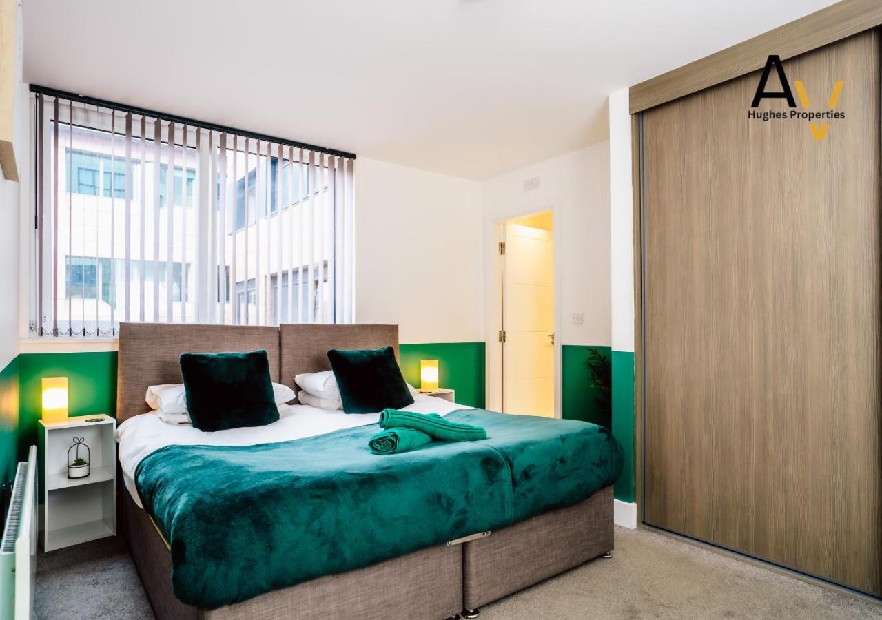 Modern Two-Bedroom Apartment - Central Location, Free Wi-Fi, Ideal For Long Stays By Av Hughes Properties Милтон-Кейнс Экстерьер фото